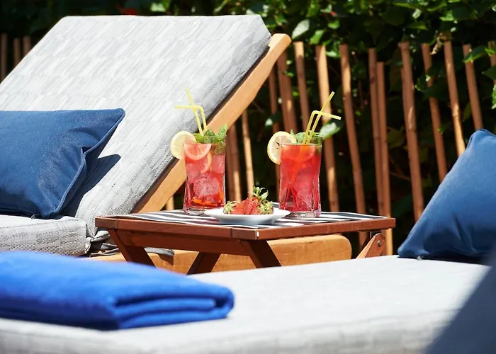 Luxury Najenda 3 Bedrooms Private Outdoor Pool 普罗塔拉斯