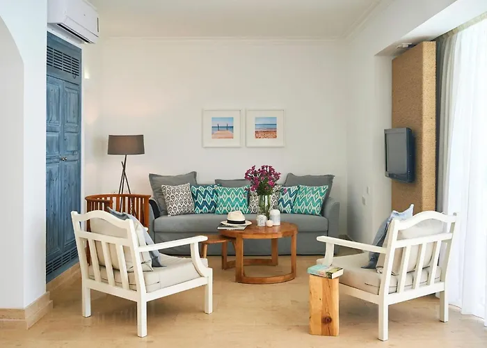 Luxury Najenda 3 Bedrooms Private Outdoor Pool