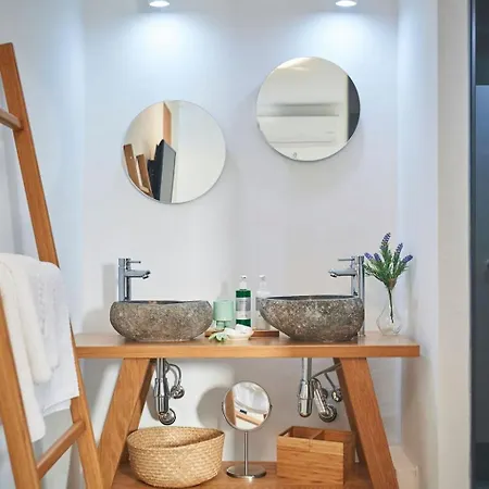 Luxury Najenda 3 Bedrooms Private Outdoor Pool Furnished Sun Terrace Shaded Furnished Terrace Private Garden Fig, Villa Protarász