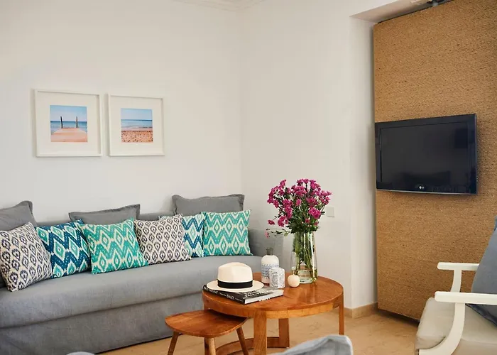 Luxury Najenda 3 Bedrooms Private Outdoor Pool * Protaras